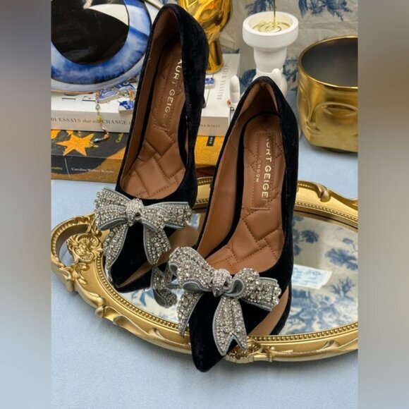 🆕 KURT GEIGER LONDON 🧿 NWOB Belgravia Bow Court Heel, Black Velvet Sz 37 US 7 - Picture 7 of 15
